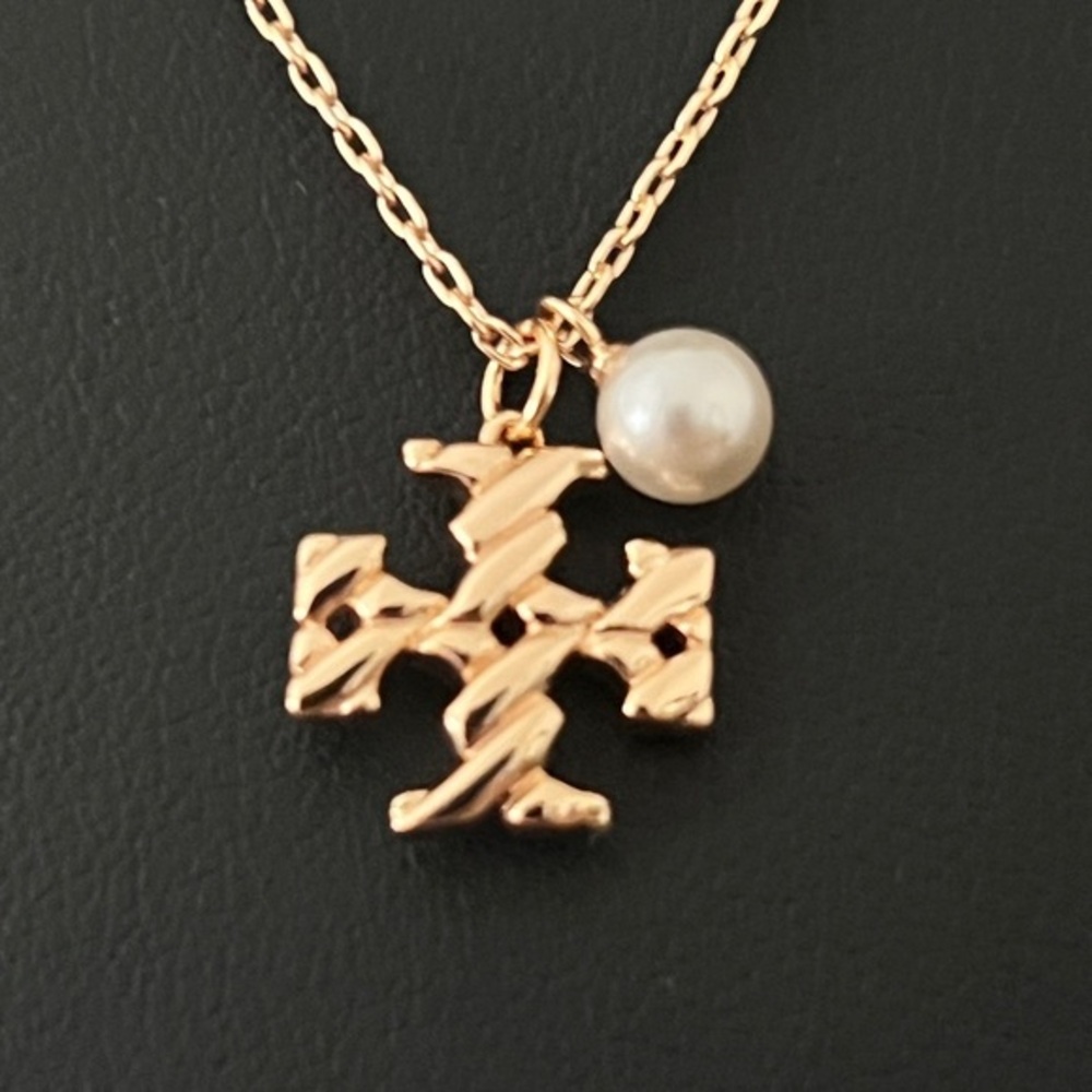 Tory Burch Twisted Rope  Pearl Gold Pendant Necklace